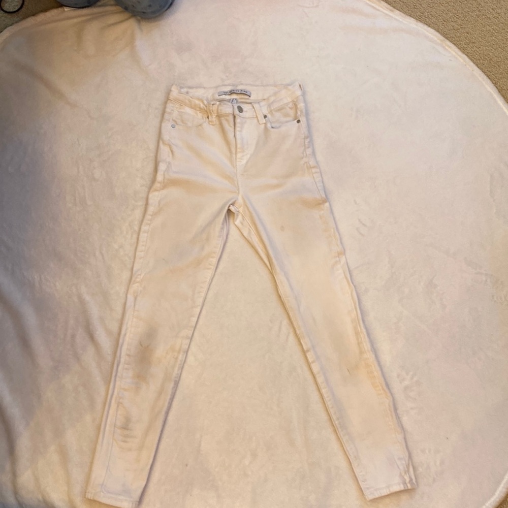 white worn celebrity pink skinny jeans